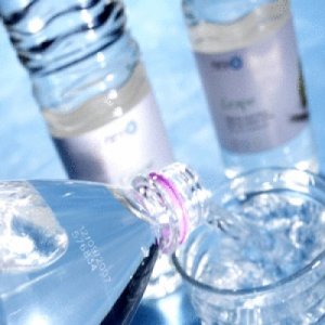 Impresora para lotificación en botellas de PET